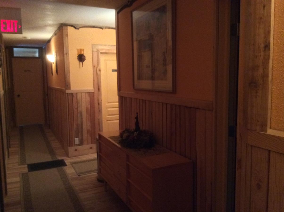 Hotel Midway Екстер'єр фото