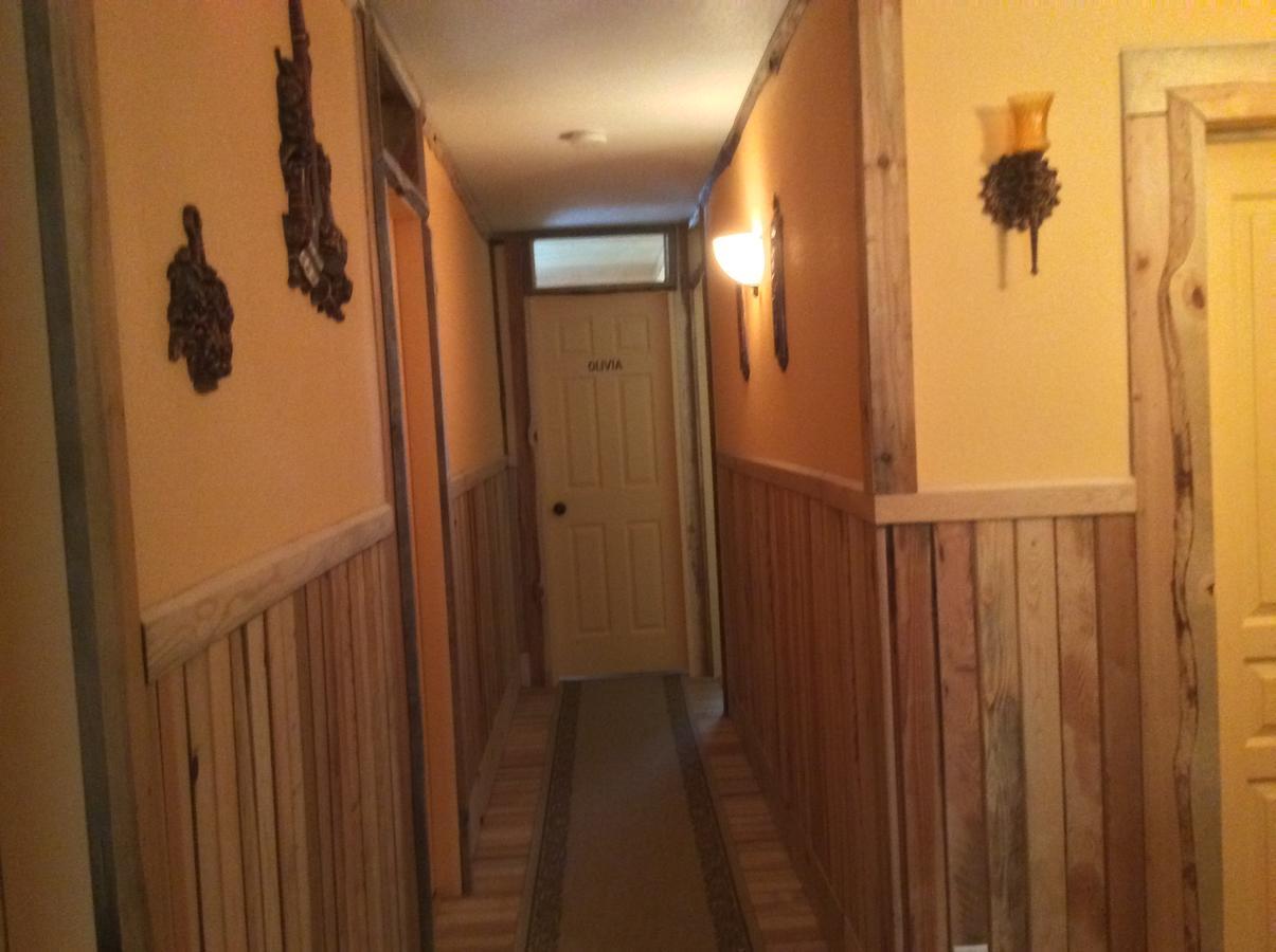 Hotel Midway Екстер'єр фото